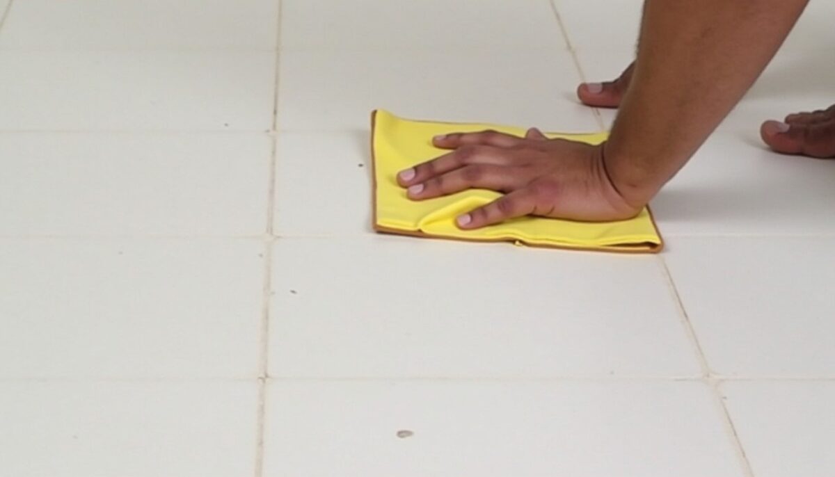 Guide complet pour nettoyer les joints de carrelage selon leur type et leur état
